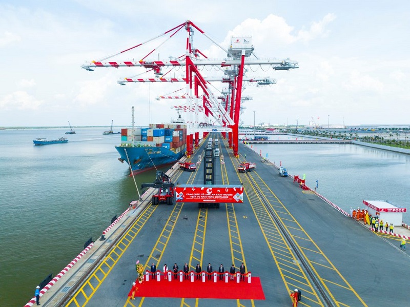 Cảng Long An hợp long cầu cảng và khai trương dịch vụ khai thác hàng container