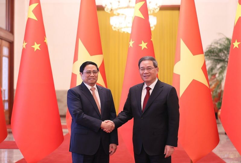 Thủ tướng Trung Quốc Lý Cường chào mừng Thủ tướng Phạm Minh Chính thăm chính thức Trung Quốc