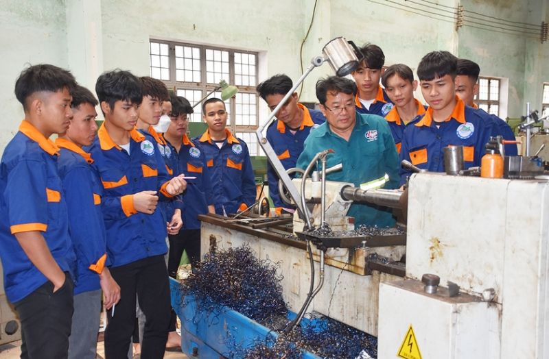 Đào tạo nghề cơ khí tại trường Cao đẳng Gia Lai (Hình: baogialai.com.vn)​