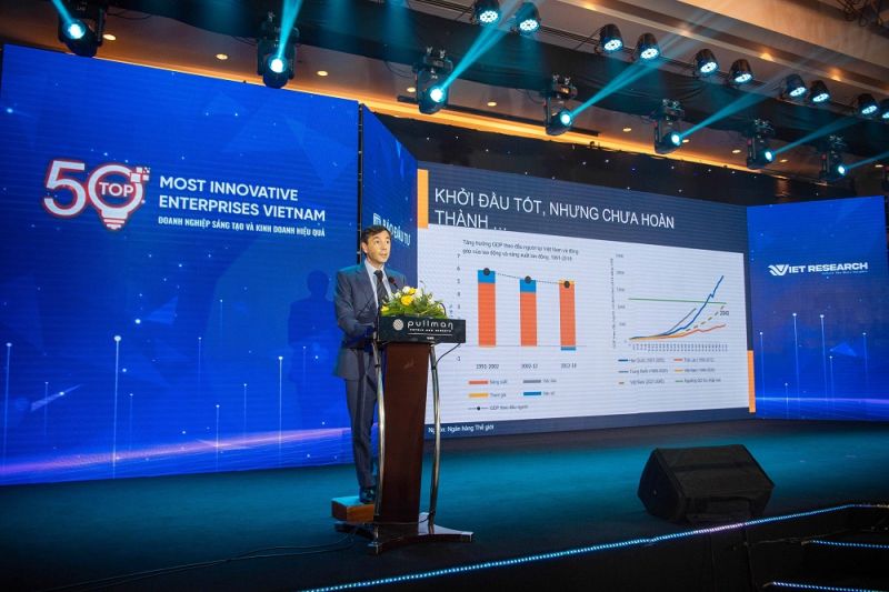 Ông Andrea Coppola - chuyên gia Kinh tế trưởng của Ngân hàng Thế giới tại Việt Nam phát biểu về chủ đề tăng trưởng năng suất và đổi mới sáng tạo để Việt Nam hoàn thành mục tiêu 2045