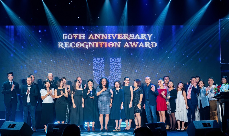 Unilever nhận giải thưởng cao quý The Great Awards từ Britcham về cam kết và thành tựu phát triển bền vững dài hạn tại Việt Nam