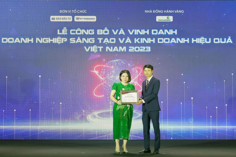 Dược Nam Hà nhận giải Top 10 doanh nghiệp Sáng tạo và Kinh doanh hiệu quả năm 2023
