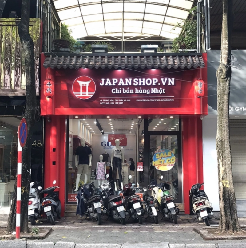 Nhân viên tại cửa hàng JAPANSHOP.VN tư vấn sản phẩm ngay cả khi không hiểu tiếng Nhật