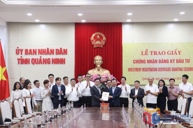 Quảng Ninh trao giấy chứng nhận đầu tư cho 2 dự án lớn