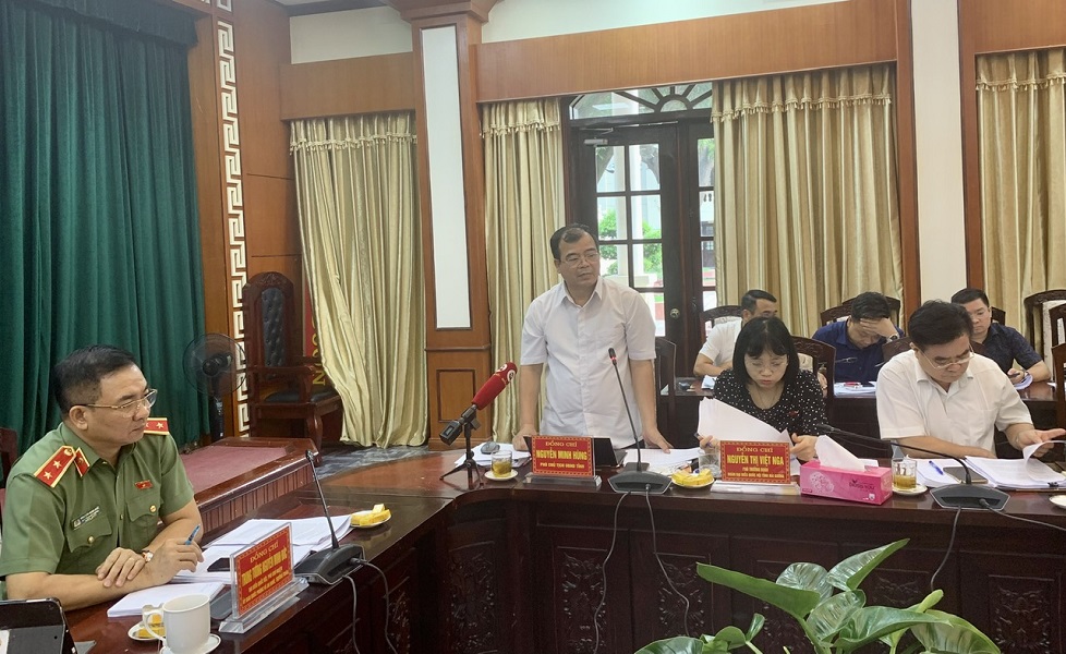 Phó Chủ tịch UBND tỉnh Hải Dương Nguyễn Minh Hùng tiếp thu các ý kiến tham gia góp ý của Đoàn Giám sát