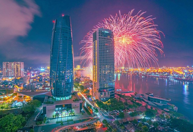 hách sạn Novotel là một trong những điểm xem pháo hoa đẹp nhất tại Đà Nẵng
