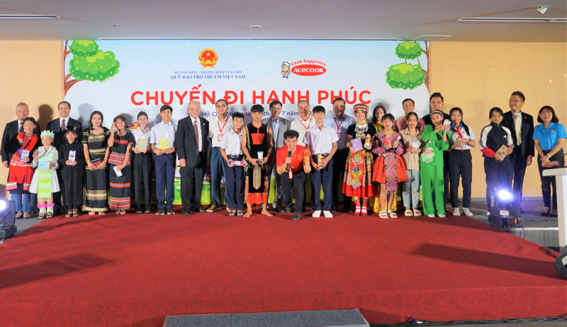 Quỹ Bảo trợ trẻ em Việt Nam đã tổ chức “Chuyến đi hạnh phúc” cho trẻ em có hoàn cảnh đặc biệt, khó khăn trên mọi miền tổ quốc