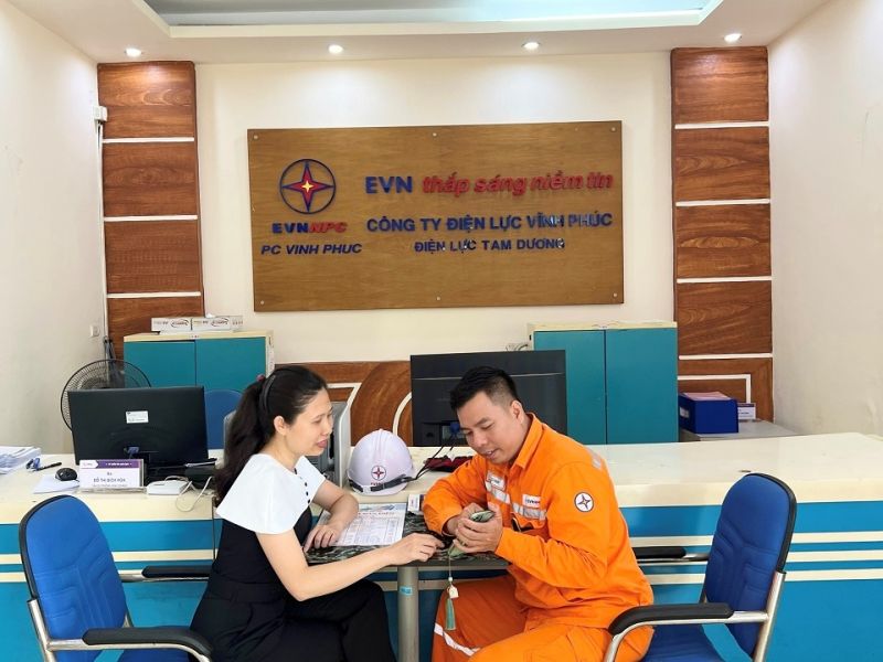 PC Vĩnh Phúc cùng khách hàng hạn chế tình trạng hoá đơn tiền điện tăng cao mùa nắng nóng