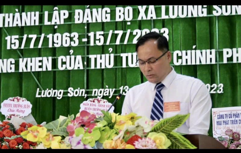 Ông Lương Xuân Thiêm, Chủ tịch UBND xã Lương Sơn phát biểu tại buổi lễ