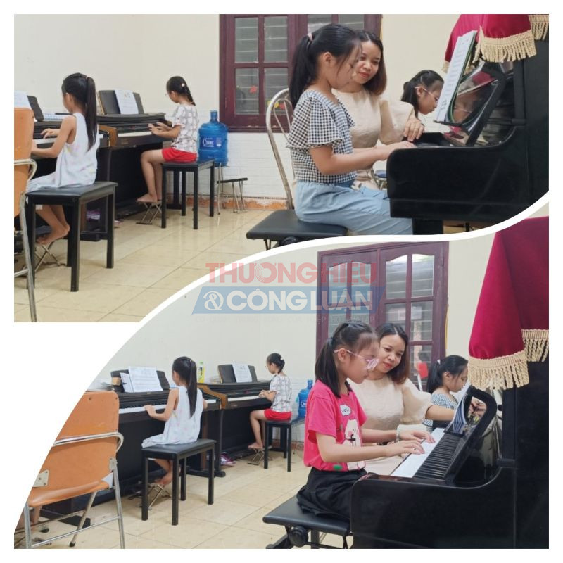 Phó Giám đốc TTVH huyện Tiên Lãng, TP. Hải Phòng trực tiếp giảng dạy thanh nhạc, đàn piano