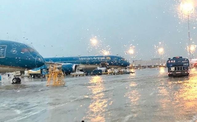 Cục Hàng không Việt Nam yêu cầu các hãng hàng không theo dõi diễn biến của bão số 1 để có phương án điều chỉnh kế hoạch bay phù hợp