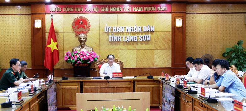 Phó chủ tịch thường trực UBND tỉnh Lạng Sơn Dương Xuân Huyên tham dự cuộc họp trực tuyến tại điểm cầu tỉnh Lạng Sơn