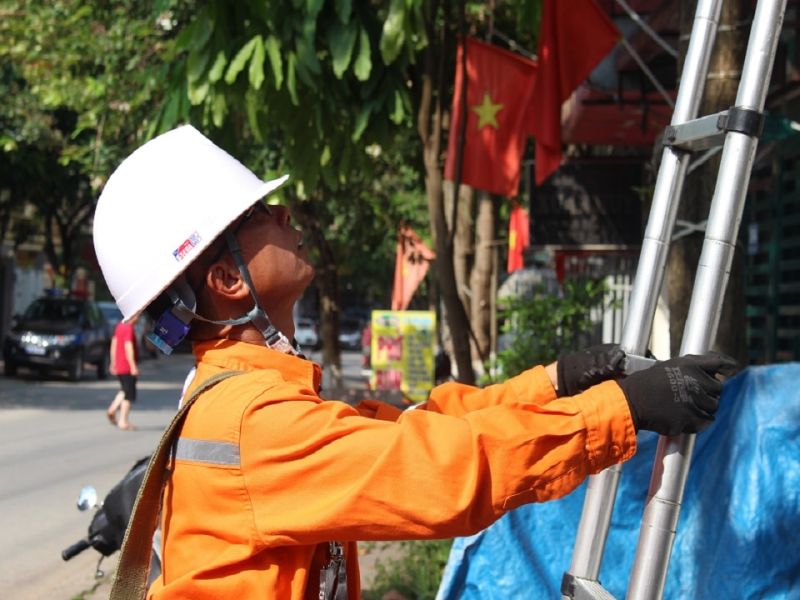 Điện lực Thành phố Lạng Sơn nỗ lực cấp điện an toàn, liên tục trong mùa nắng nóng