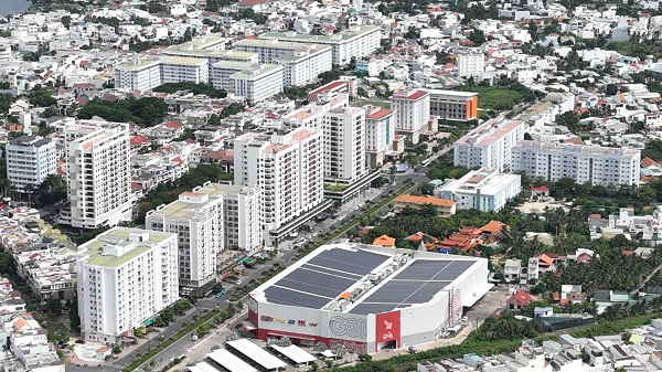 Khu đô thị Vĩnh Điềm Trung Nha Trang do Công ty CP Đầu tư VCN (VCN) làm chủ đầu tư, hiện là khu dân cư rất sầm uất, đầy đủ các công trình công cộng phụ trợ như: Mẫu giáo, Trường học, bệnh viên, siêu thị....