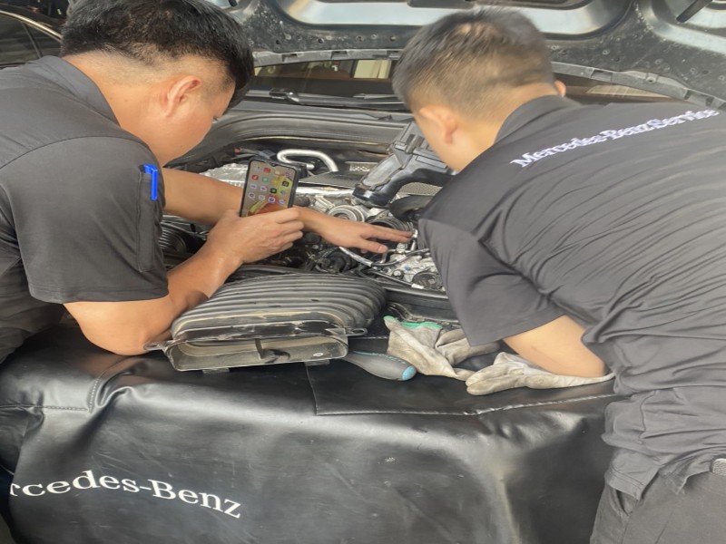 Khách hàng bức xúc với dịch vụ hậu mãi kém của chất lượng của Mercedes Việt Nam.