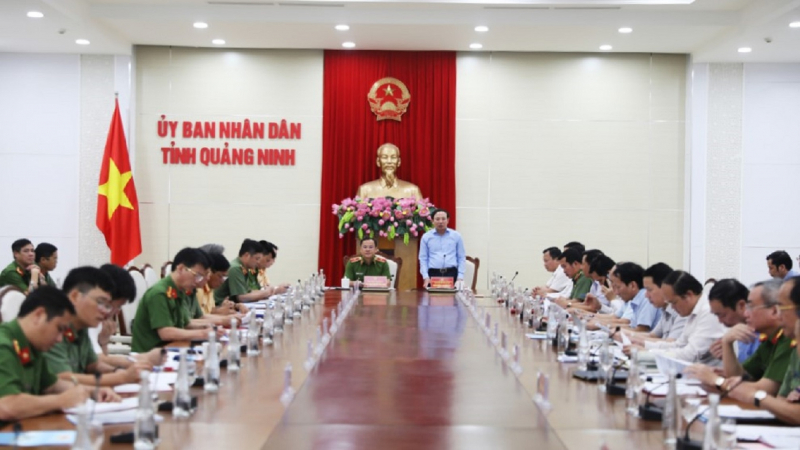 Quang cảnh buổi làm việc.