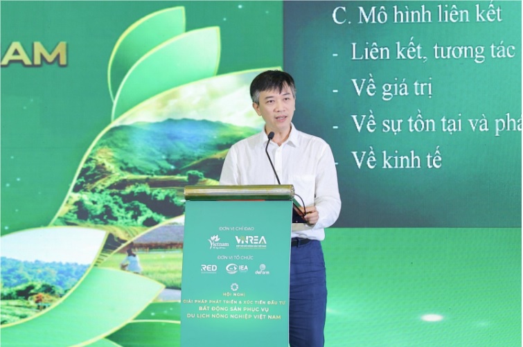 PGS.TS  Nguyễn Minh Ngọc thuyết trình trong một sự kiện của Trung tâm Phát triển Bất động sản (RED) - Hiệp hội Bất động sản Việt Nam tổ chức tháng 5/2023