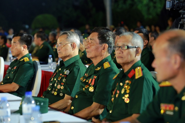 Các cựu chiến binh, chiến sĩ Điện Biên năm xưa dự Chương trình nghệ thuật đặc biệt 