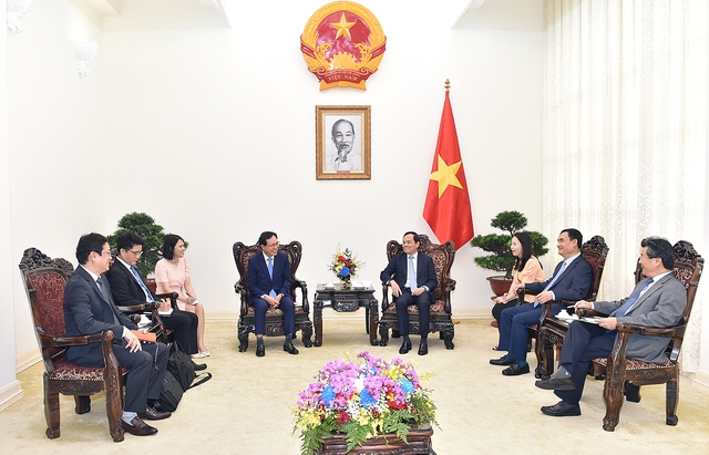 Phó Thủ tướng Trần Lưu Quang chia sẻ khó khăn của Samsung trong năm 2023 gặp phải cũng là khó khăn chung của Việt Nam và thế giới - Ảnh: VGP/Hải Minh
