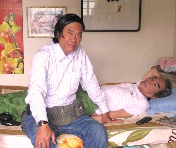 Gặp gỡ nhà văn Hoàng Phủ Ngọc Tường những ngày đầu năm tại Huế: “văn chương đòi hỏi cái gì... hơn cả máu!” Gặp gỡ nhà văn Hoàng Phủ Ngọc Tường những ngày đầu năm tại Huế: “văn chương đòi hỏi cái gì... hơn cả máu!”