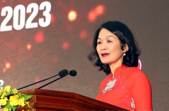 Chủ tịch Trung ương Hội Chữ Thập đỏ Việt Nam Bùi Thị Hòa phát biểu trong chương trình