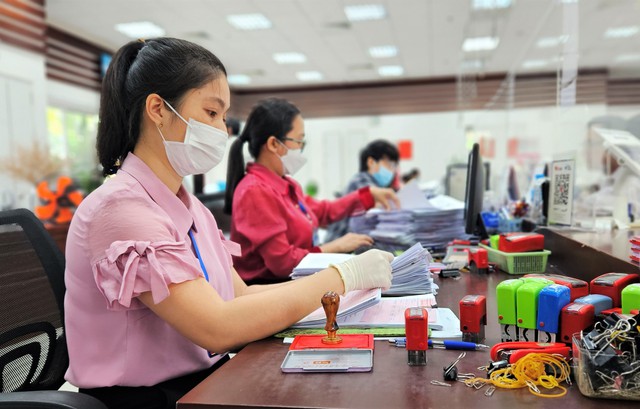 TP. Hồ Chí Minh: Sẽ giảm ít nhất 5% công chức và 10% viên chức đến năm 2026