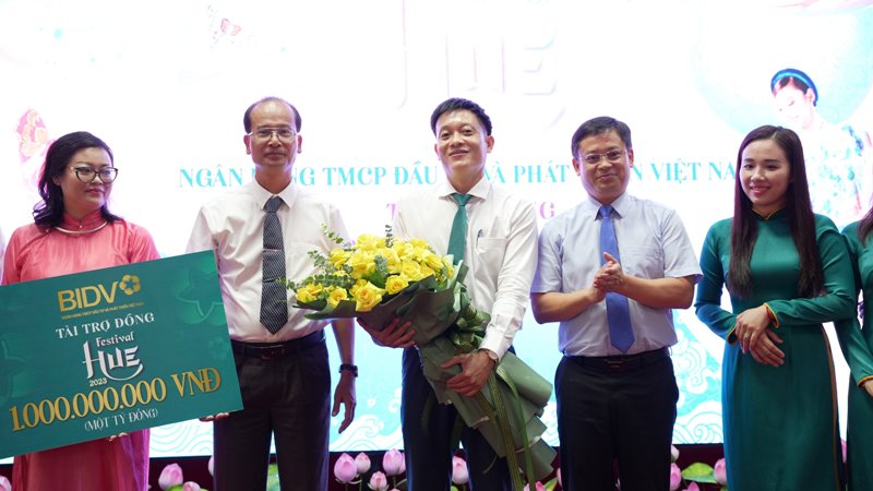 Ngân hàng TMCP Đầu tư và Phát triển Việt Nam (BIDV) Ký kết tài trợ Đồng Festival Huế 2023
