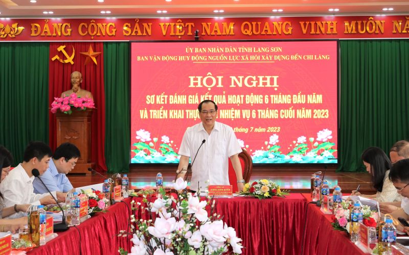 Phó chủ tịch Thường trực UBND tỉnh Lạng Sơn Dương Xuân Huyên phát biểu chỉ đạo tại cuộc họp