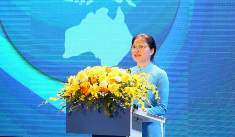 Bà Hà Thị Nga, Ủy viên TW Đảng, Chủ tịch Hội LHPN Việt Nam phát biểu khai mạc tại lễ phát động.