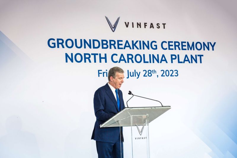 Thống đốc bang Bắc Carolina - Roy Coper chia sẻ tại sự kiện