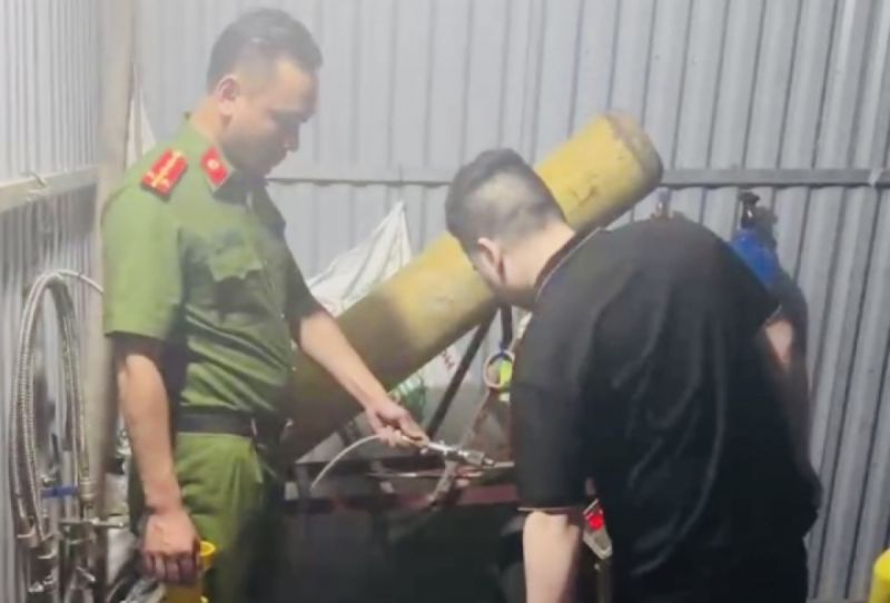 Biến khu vực bãi giữ xe phố Mạc Thái Tông thành điểm sang chiết “khí cười”