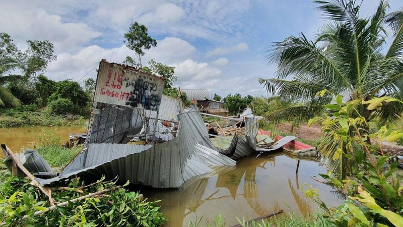 Nhà người dân ở Khóm 4, thị trấn U Minh, huyện U Minh bị sập hoàn toàn do ảnh hưởng bão số 2.