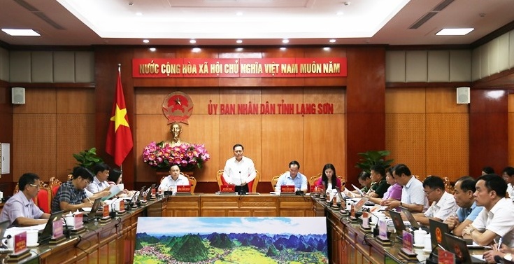 Chủ tịch UBND tỉnh Lạng Sơn Hồ Tiến Thiệu phát biểu tại cuộc họp