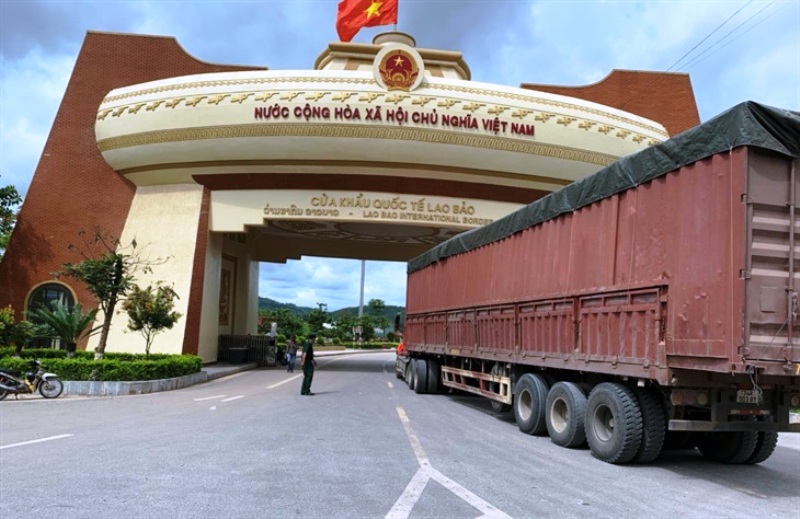 ประตูชายแดน Lao Bao Quang Tri บนระเบียงเศรษฐกิจตะวันออก-ตะวันตก