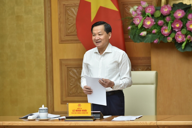 Phó Thủ tướng Lê Minh Khái: Đảm bảo cung cầu hàng hóa, chuẩn bị đầy đủ nguồn hàng nhằm đảm bảo đáp ứng kịp thời nhu cầu của người dân, nhất là các mặt hàng thiết yếu. Ảnh VGP/Quang Thương