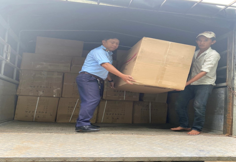 An Giang: Thu giữ số lượng lớn hàng hóa nhập lậu trị khoảng 500 triệu đồng