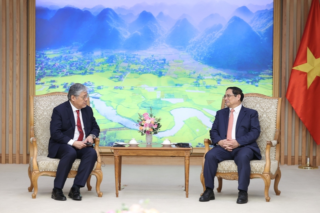 Thủ tướng Phạm Minh Chính chia sẻ về tình hình phát triển kinh tế-xã hội của Việt Nam cũng như chính sách phát triển dựa trên 3 trụ cột - Ảnh: VGP/Nhật Bắc