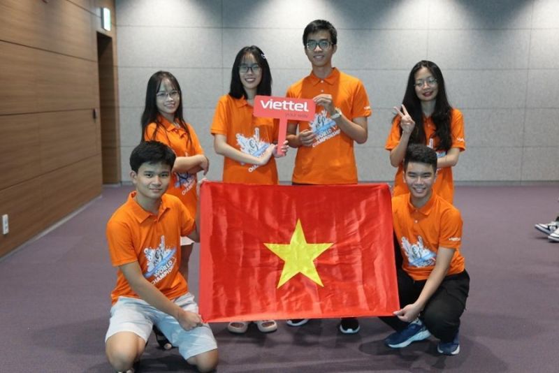 6 đại sứ MOS Việt Nam đã thi đấu hết mình vì màu cờ sắc áo