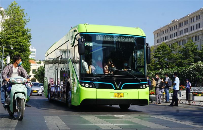 Xe buýt điện D4 (VinHome Grand Park – Bến xe buýt Sài Gòn)
