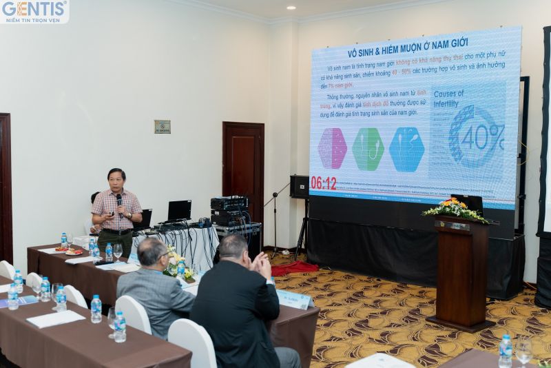 Bài báo cáo của PGS.TS Nguyễn Quang (Chủ tịch Hội Y học Giới tính Việt Nam) nhận được sự quan tâm lớn từ các đại biểu tham dự