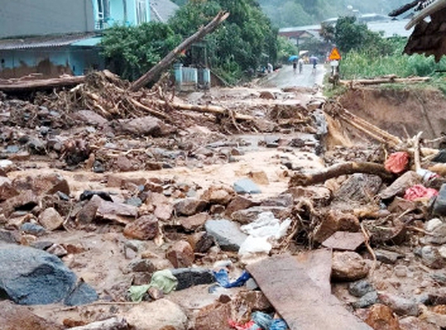 Mưa lớn ngày 5/8/2023 trên địa bàn huyện Mù Cang Chải (Yên Bái) dẫn đến lũ ống, sạt lở đất gây thiệt hại đến người và tài sản của nhân dân - Ảnh: Báo Yên Bái