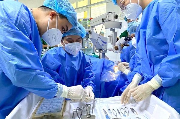 Bệnh viện Mắt Hải Phòng thực hiện thành công 2 ca ghép giác mạc đầu tiên tại Hải Phòng