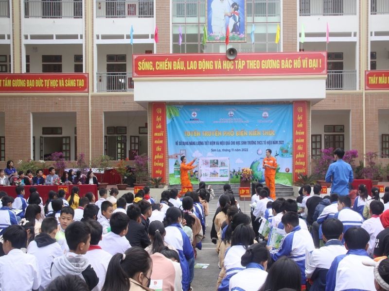 Tuyên truyền sử dụng điện tiết kiệm, hiệu quả cho học sinh Trường THCS Tô Hiệu, Thành phố Sơn La