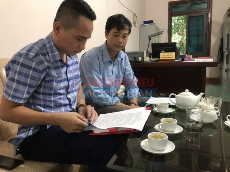 Ông Nguyễn Lập Kiên - PGĐ Ban QLDA huyện Bắc Yên tại buổi làm việc với phóng viên