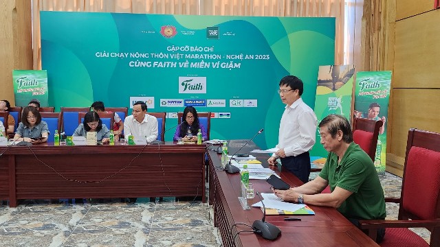 Ông Bùi Đình Long, Phó Chủ tịch UBND tỉnh Nghệ An phát biểu tại buổi họp báo