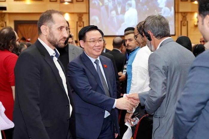Chủ tịch Quốc hội Vương Đình Huệ tại Diễn đàn Chính sách, pháp luật về thúc đẩy hợp tác kinh tế, thương mại và đầu tư Việt Nam - Iran. Ảnh: TTXVN