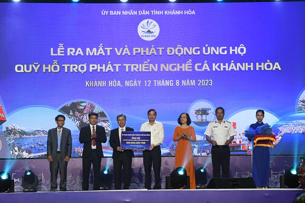 UBND Tp Đà Nẵng ủng hộ quỹ 500 triệu đồng