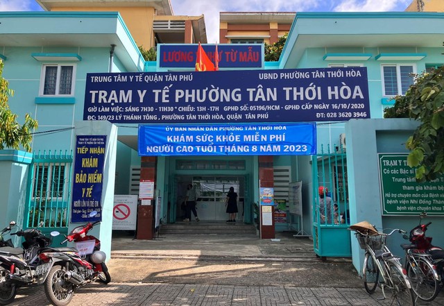 Trạm y tế phường Tân Thới Hòa, quận Tân Phú tổ chức khám sức khỏe miễn phí cho người cao tuổi