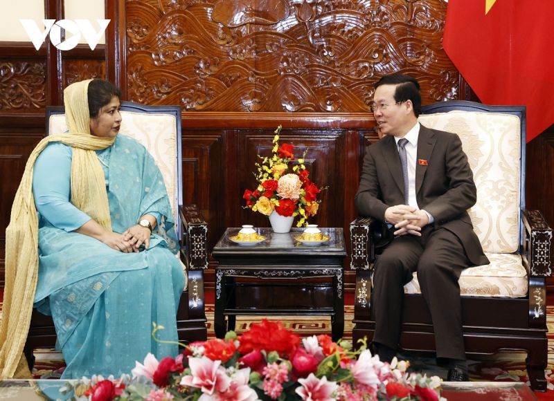 Chủ tịch nước Võ Văn Thưởng tiếp Đại sứ Bangladesh Samina Naz. Ảnh: Thống Nhất/TTXVN
