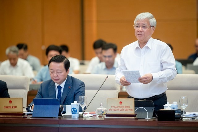 Chủ tịch UBTƯ MTTQ Việt Nam Đỗ Văn Chiến phát biểu ý kiến.